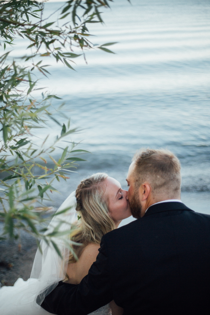 Hamilton, Ontario • A & R Wedding Photos - 