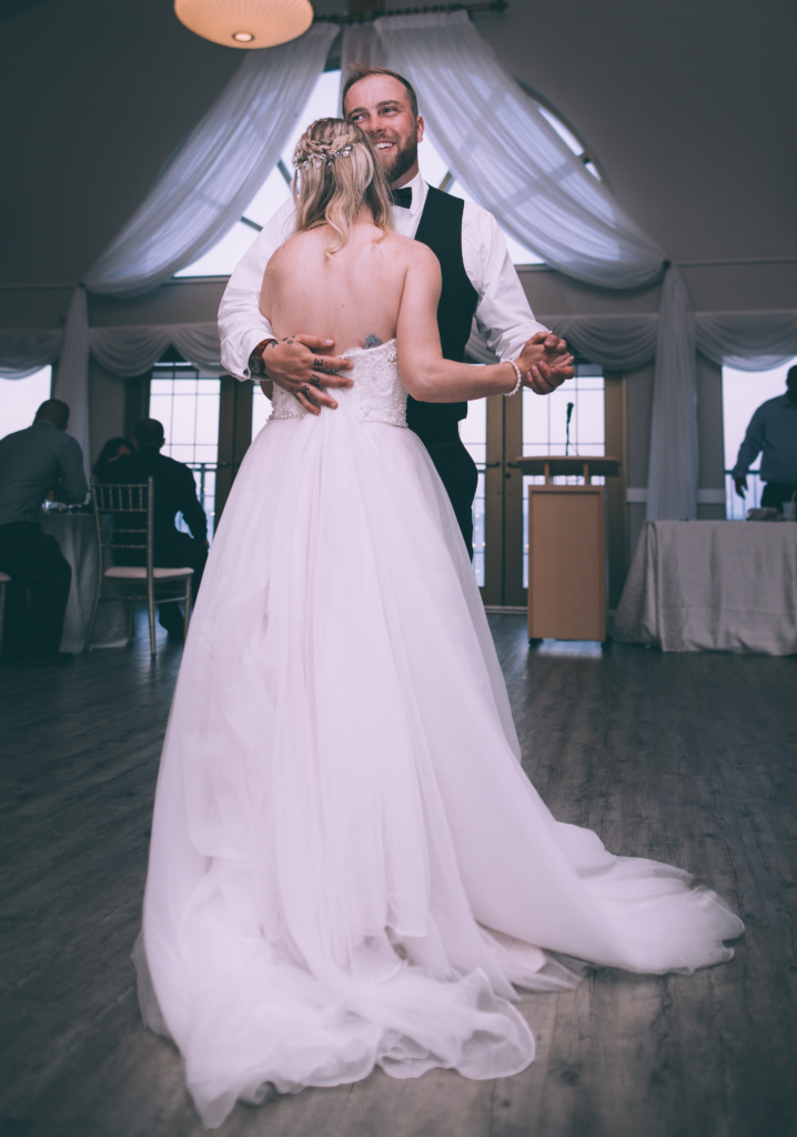 Hamilton, Ontario • A & R Wedding Photos - 
