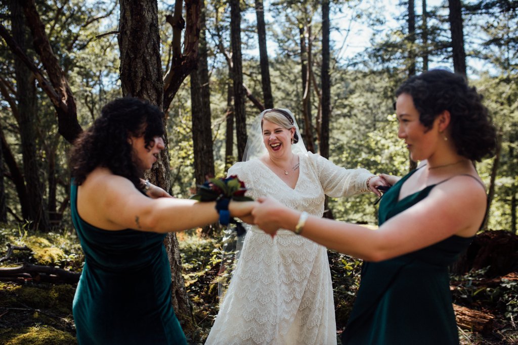 Backyard Wedding in Metchosin BC by Saidia - 