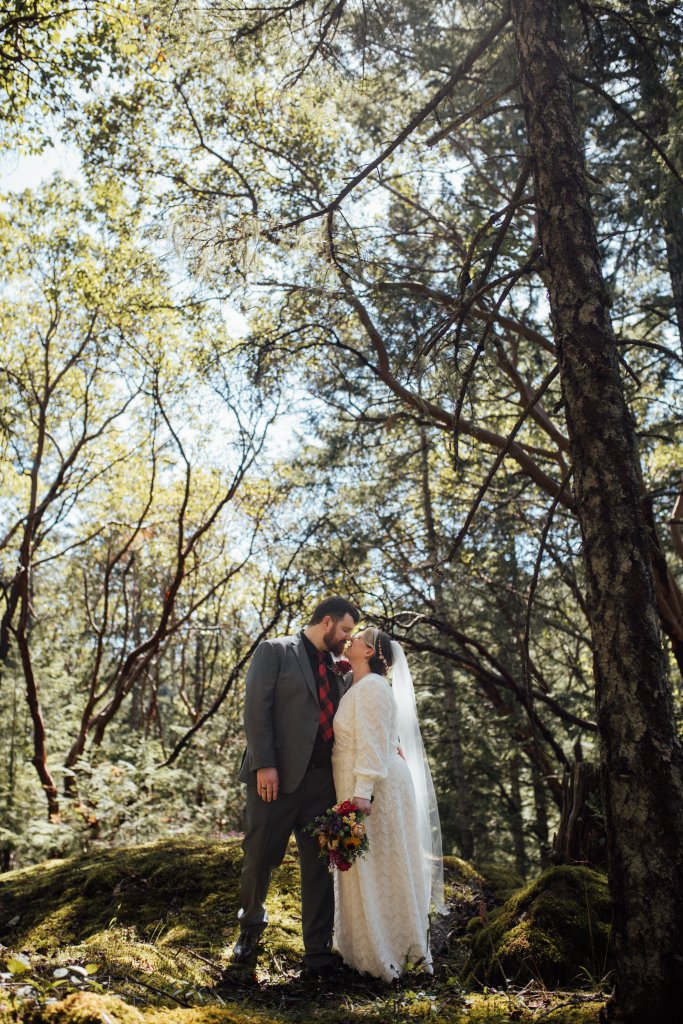 Backyard Wedding in Metchosin BC by Saidia - 